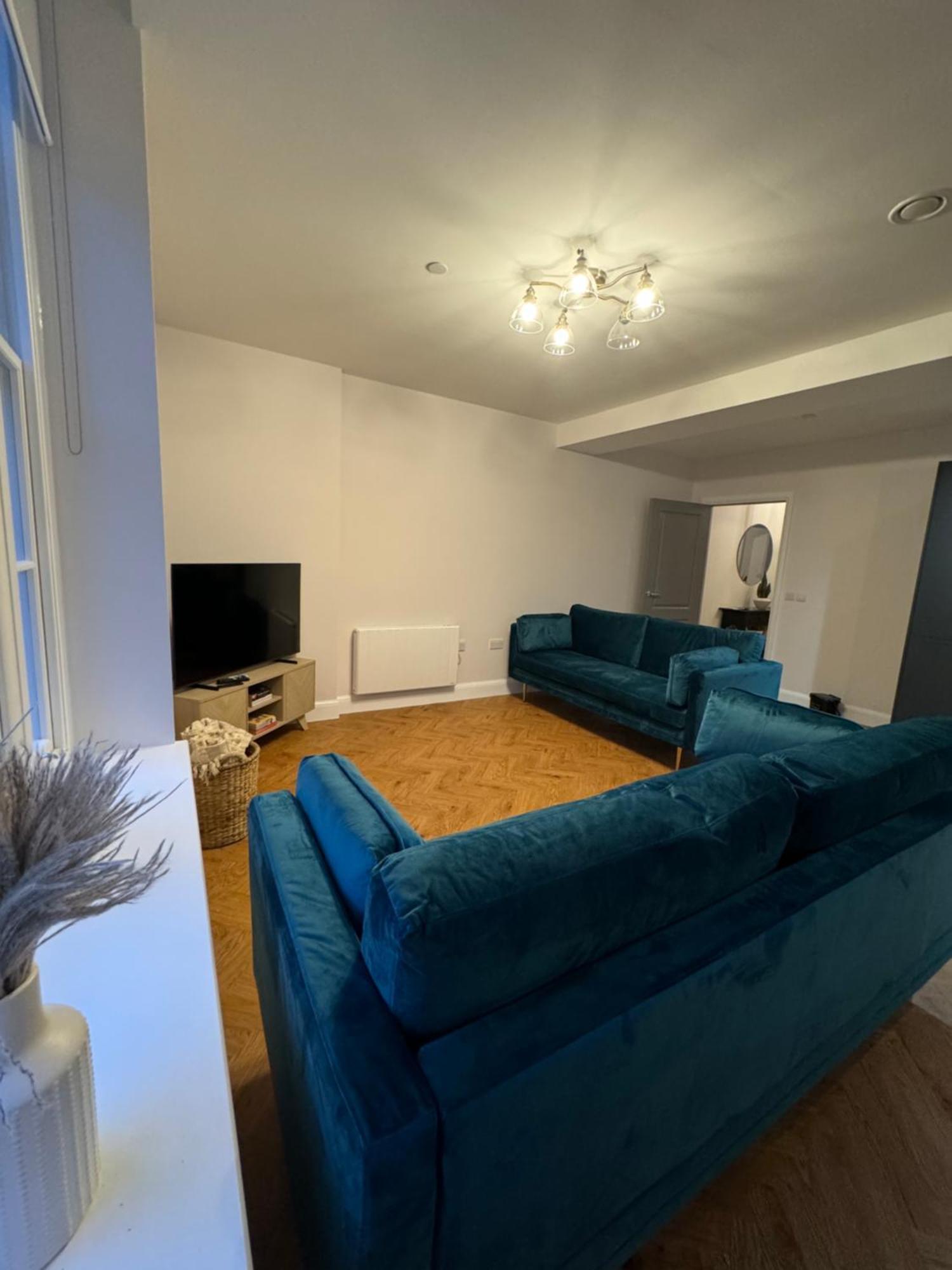 Haus Of Sulis, City Centre Apartment With Lift Access Бат Экстерьер фото